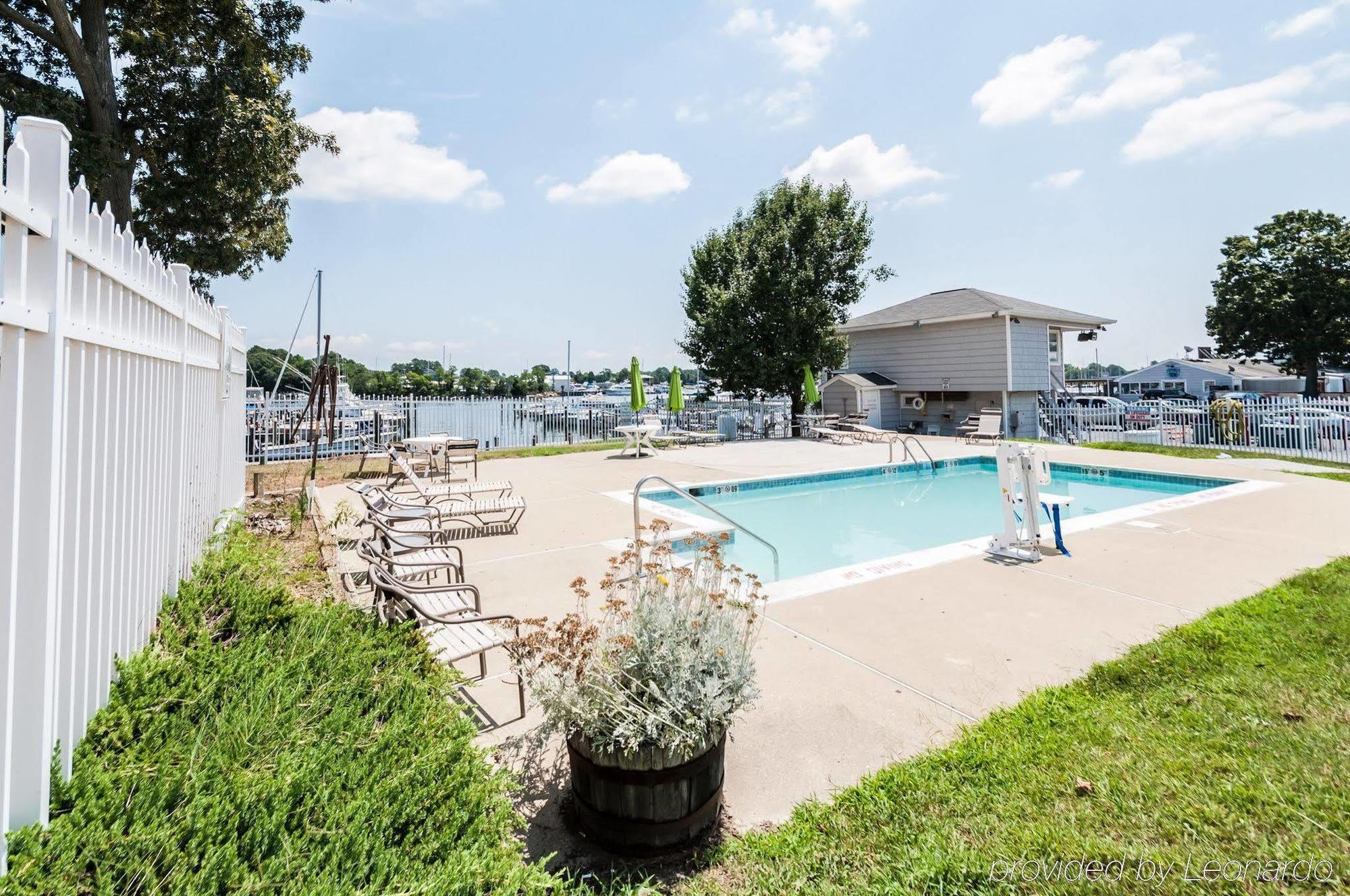 Quality Inn Solomons - Beacon Marina Exterior photo